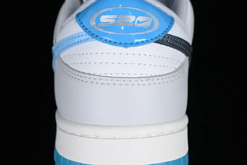 All Categories Nk SB Dunk Series Nk SB Dunk Low Low-top sneakers Cost-effective version Nk SB Dunk Low "520" Valentine's Day limited SB low-top sports and leisure sneakers FN3433-141